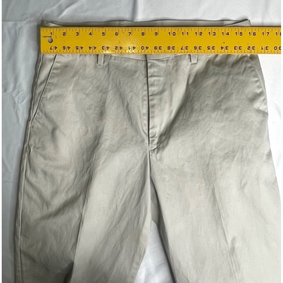Dockers Men's Khaki Pants Size 32x30 Classic Fit Straight Leg Stretch Flat Front - Picture 11 of 11